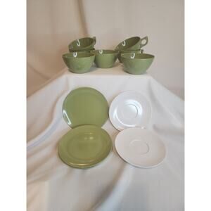 Vintage Melamine Coffee Set – 7 Cups + 8 Saucers (Green & White)
